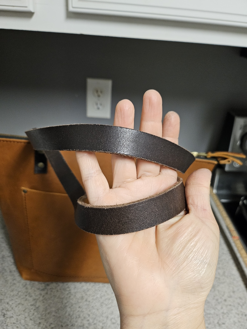 Everyday Leather Tote in Warm Tan with Dark Brown Handles Medium. - Picture 6 of 12